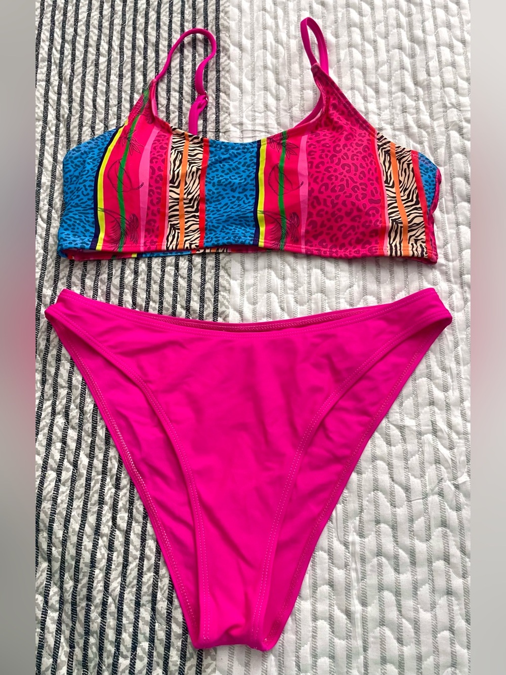 Amazon Women's Hot Pink Strappy Bikini with Multicolor Animal Stripe Top NWOT